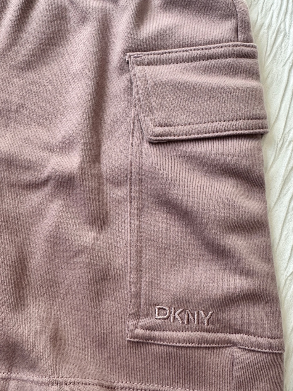 DKNY Cargo Sweat Shorts Womens XS Mauve Pink Elastic Waist Pocket NWT - Picture 3 of 10